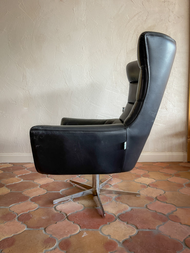 The Jacob by Calia Italia Leather Swivel Chair