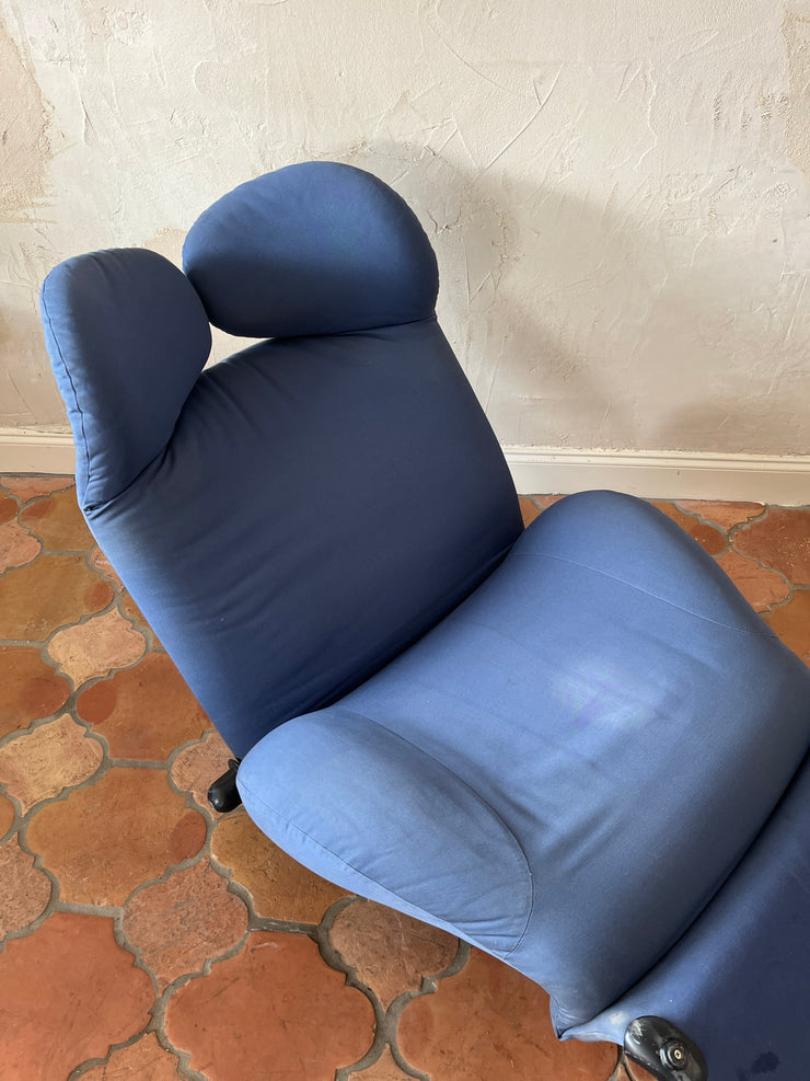 Wink armchair designed by Toshiyuki Kita for Cassina