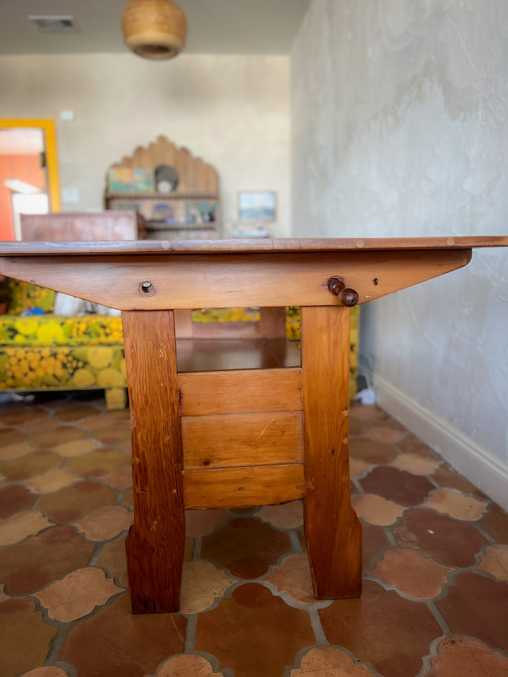 Primitive Hutch Murphy Table/Chair